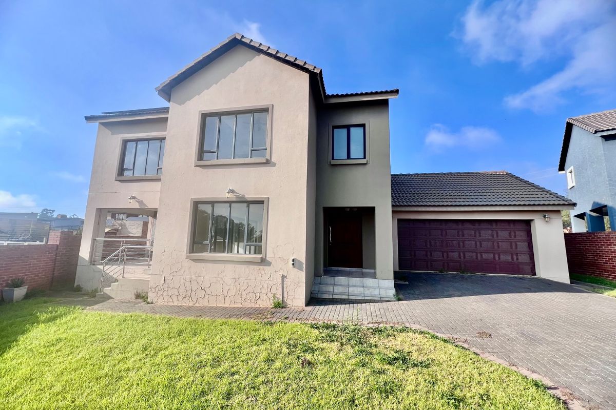 3 bedroom home for sale in Olympus - Photo 2