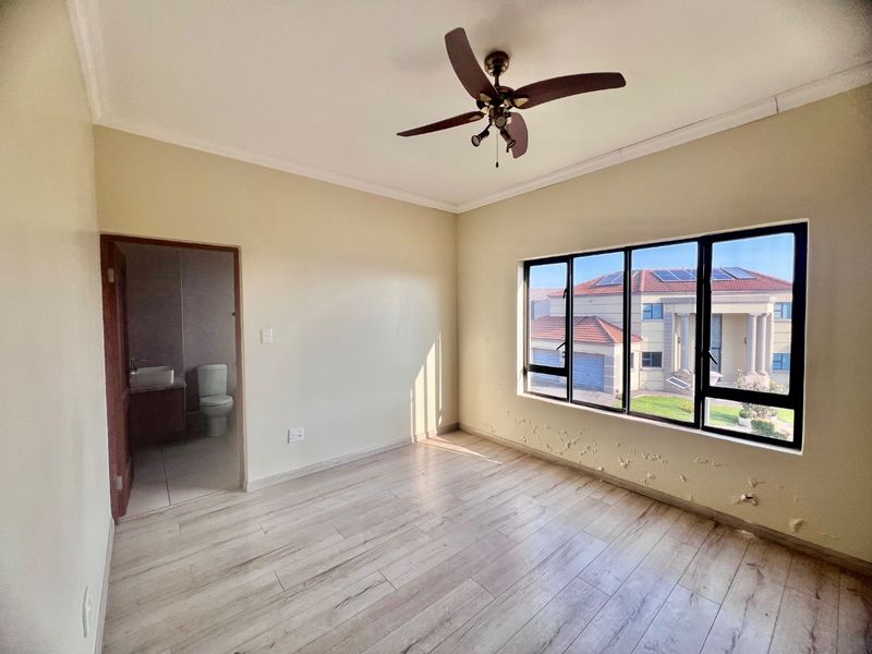 3 bedroom home for sale in Olympus - Photo 10