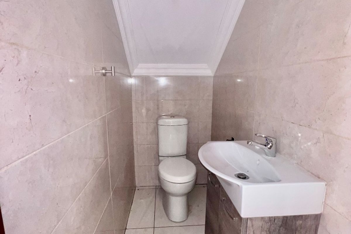 3 bedroom home for sale in Olympus - Photo 4
