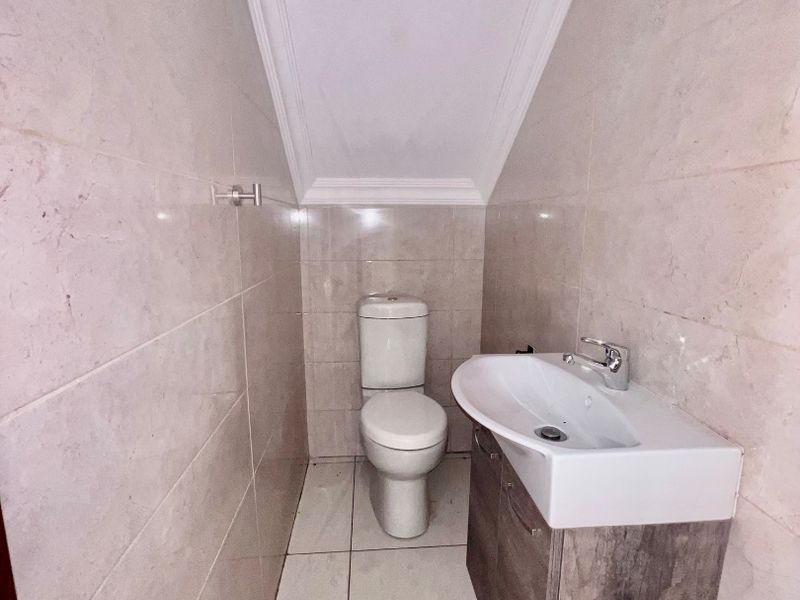 3 bedroom home for sale in Olympus - Photo 4