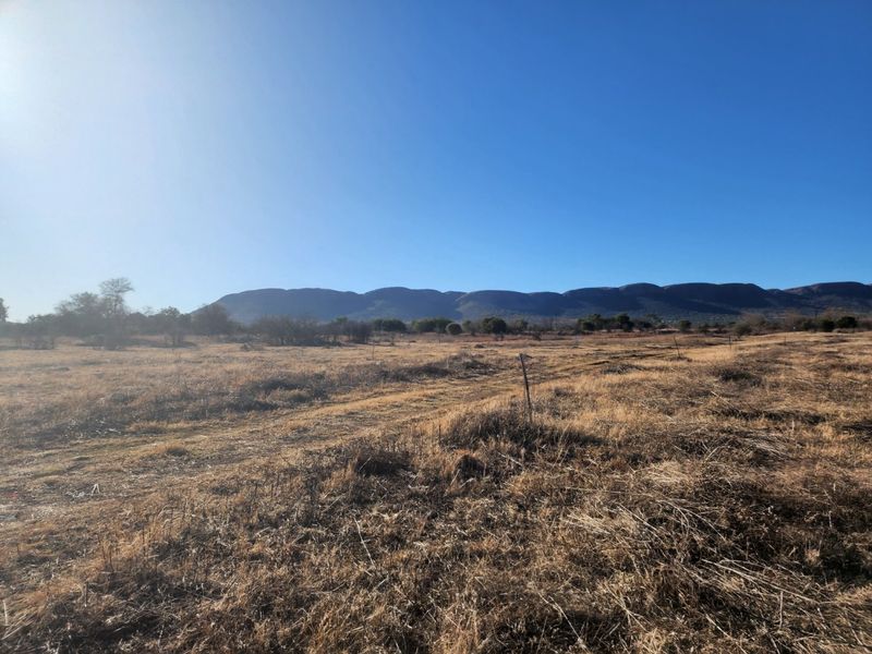 Prime 1252 m2 vacant land in La Camargue Estate - Photo 2