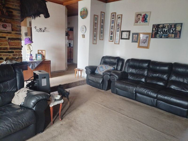 3 Bedroom House for Sale in Casseldale  - Photo 5