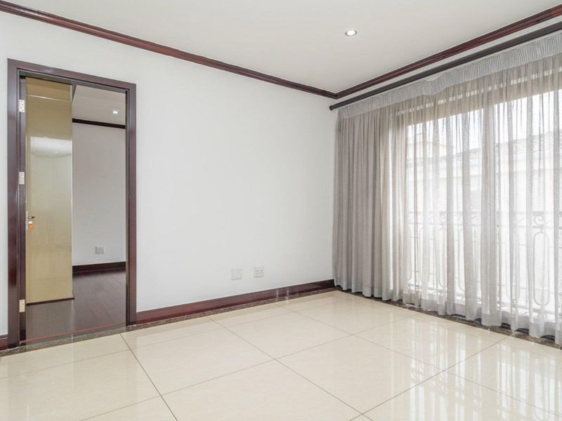 3 Bedroom House in Fourways - Photo 8