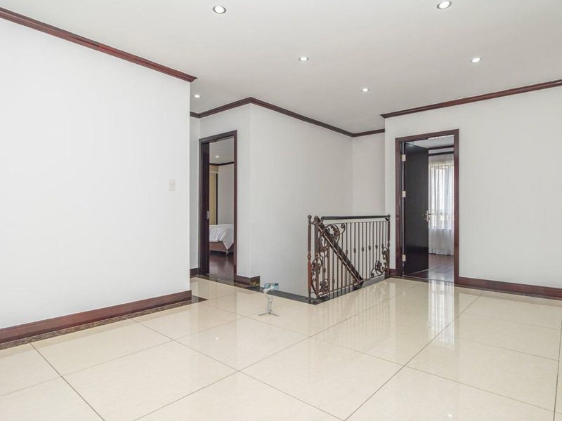 3 Bedroom House in Fourways - Photo 7