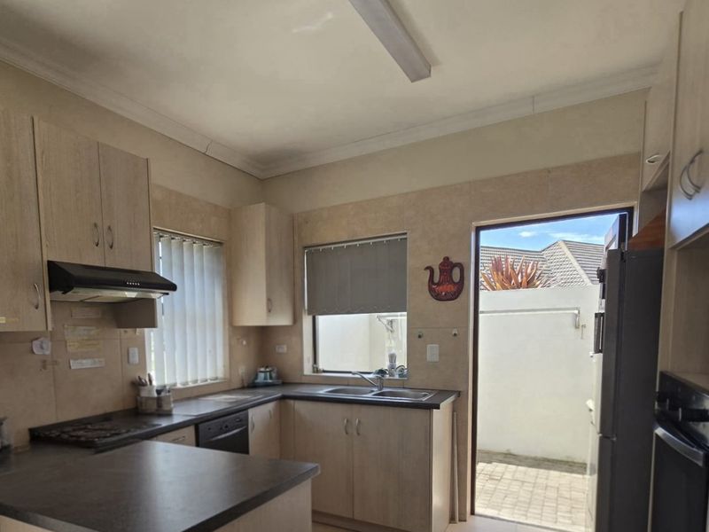 2 Bedroom Home for Sale in Blue Mountain Retirement Village, George - Photo 3
