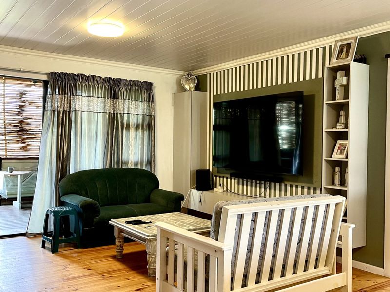 Country Living at Its Finest – A Peaceful Herbertsdale Retreat on 2,683m2 - R1 995 000!! - Photo 3