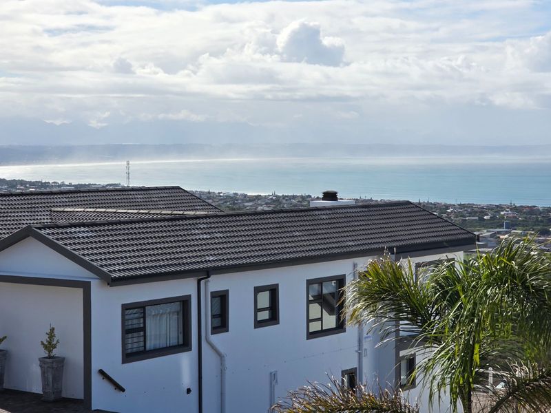 Large House... Separate Apartment... Unrestricted Ocean Views !!! - Photo 3