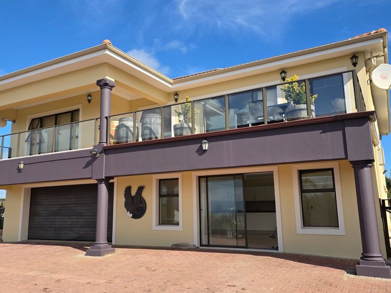 Large House... Separate Apartment... Unrestricted Ocean Views !!! - Photo 1