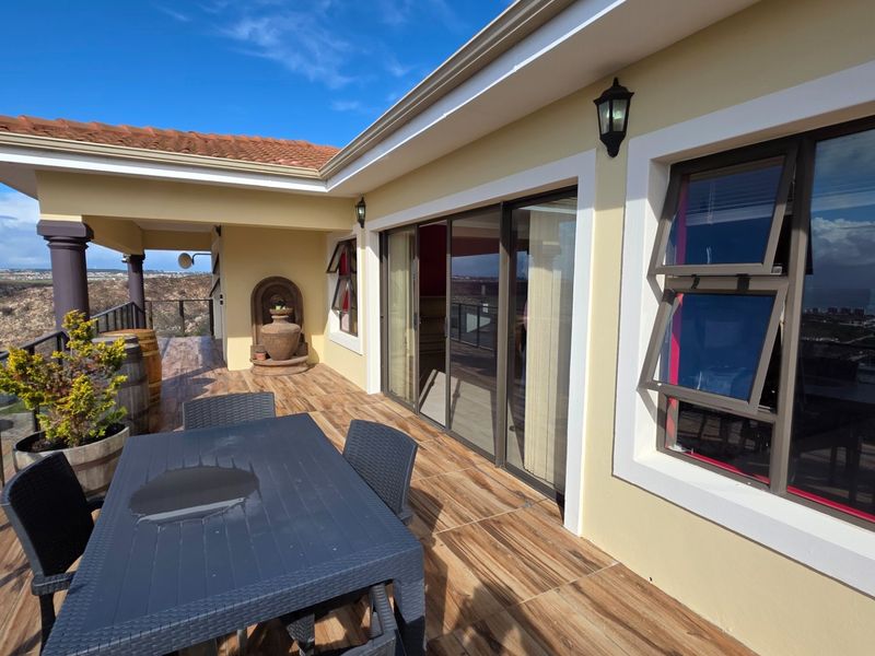 Large House... Separate Apartment... Unrestricted Ocean Views !!! - Photo 6