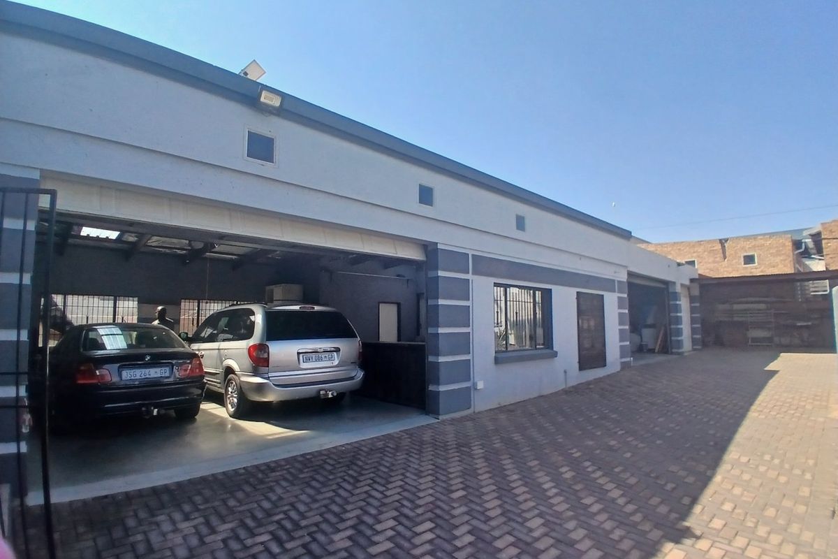 Office Premises with cottage and more - Photo 3