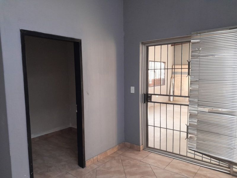 Office Premises with cottage and more - Photo 8