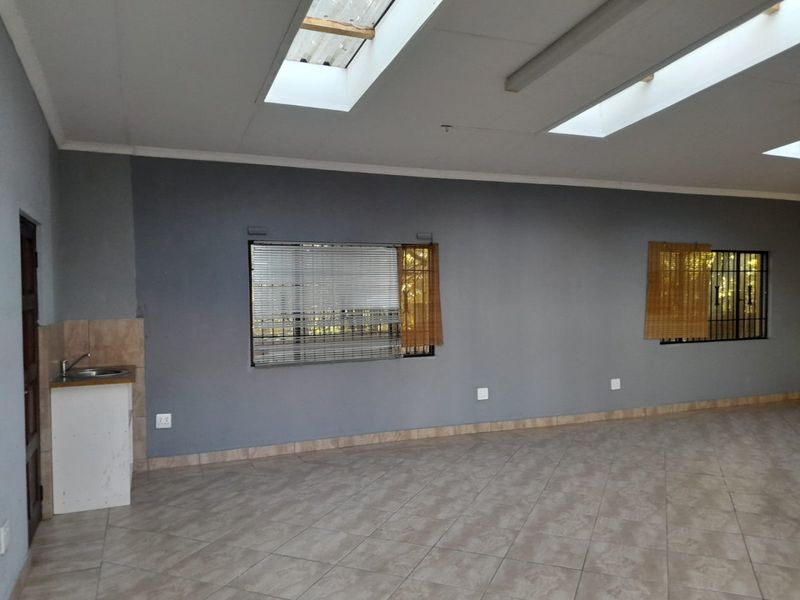 Office Premises with cottage and more - Photo 7