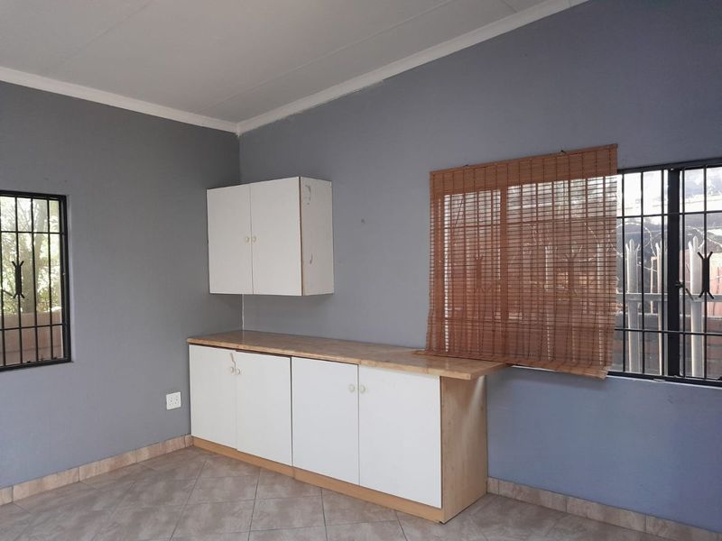 Office Premises with cottage and more - Photo 6