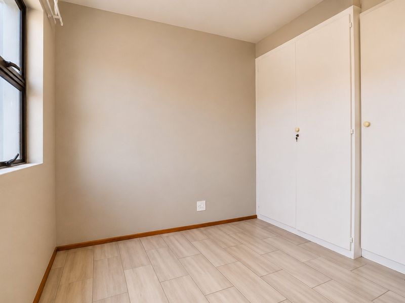 2 Bedroom Apartment with Breathtaking Views in a Secure Complex - Photo 9