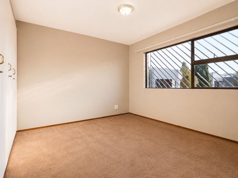 2 Bedroom Apartment with Breathtaking Views in a Secure Complex - Photo 6