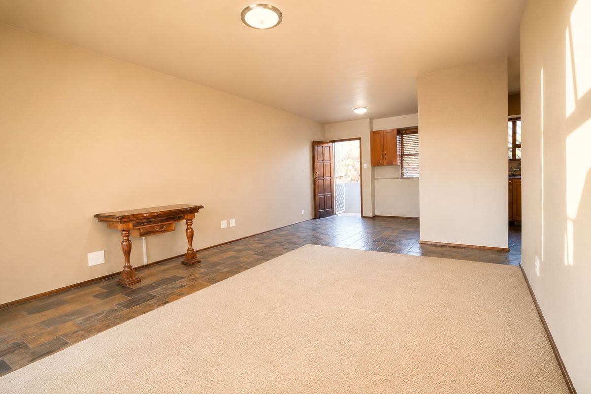 2 Bedroom Apartment with Breathtaking Views in a Secure Complex - Photo 3