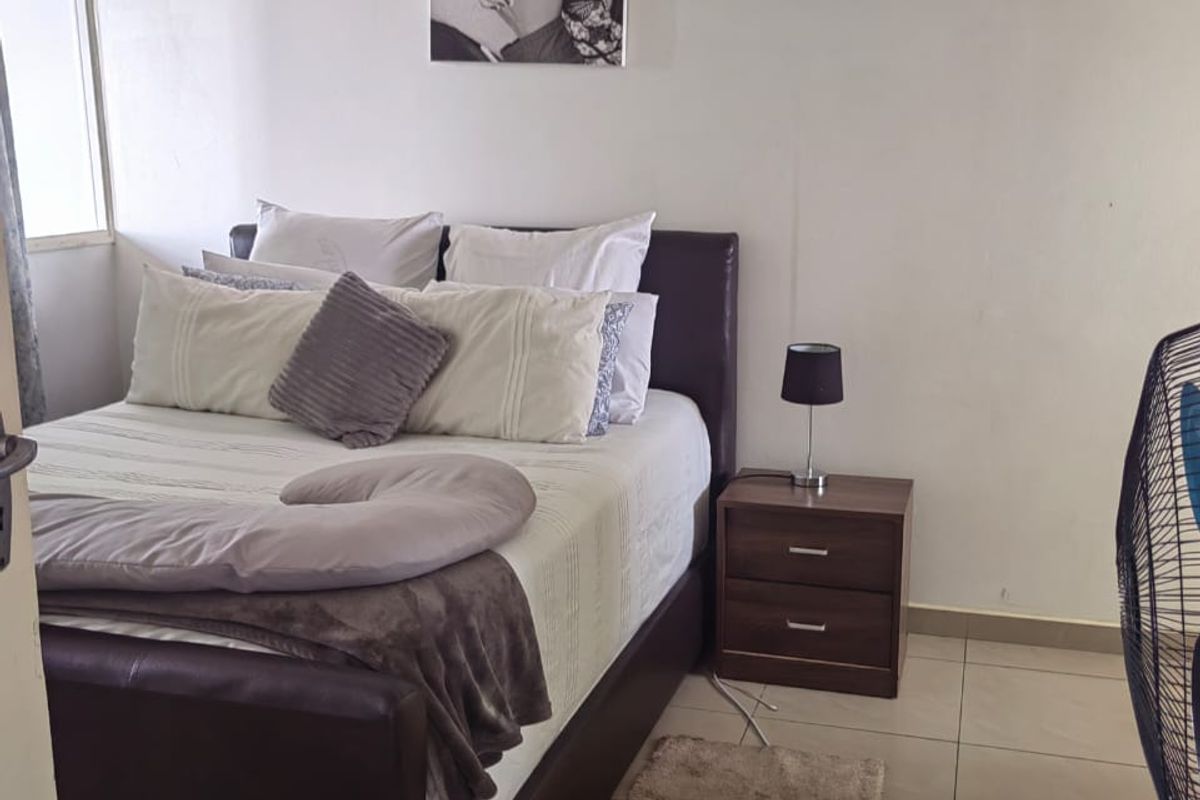 1.5 Bedrooms, 1 Bathroom Apartment To Let In Umbilo, Durban - Photo 4