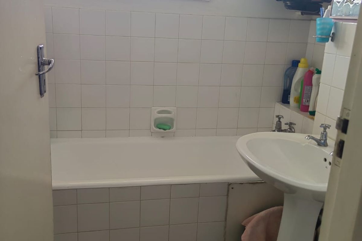 1.5 Bedrooms, 1 Bathroom Apartment To Let In Umbilo, Durban - Photo 5