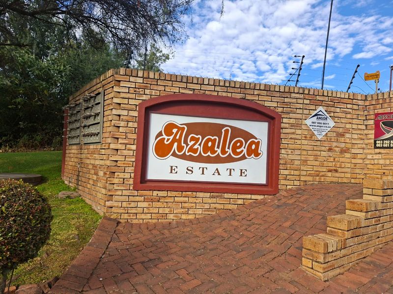 Charming 2-Bedroom Apartment in Azalea Estate, Roodekrans - Photo 2