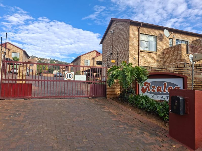Charming 2-Bedroom Apartment in Azalea Estate, Roodekrans - Photo 1