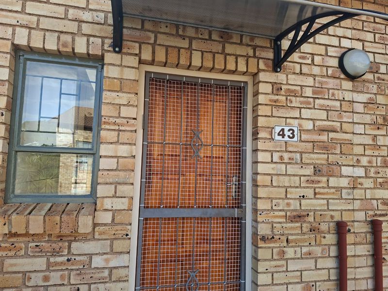 Charming 2-Bedroom Apartment in Azalea Estate, Roodekrans - Photo 7