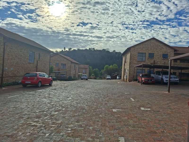 Charming 2-Bedroom Apartment in Azalea Estate, Roodekrans - Photo 6
