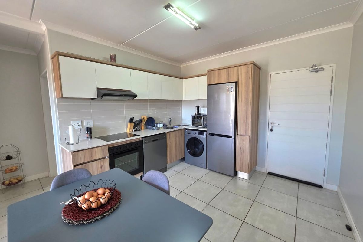 2 Bedroom Apartment For Sale in The Blyde - Photo 3