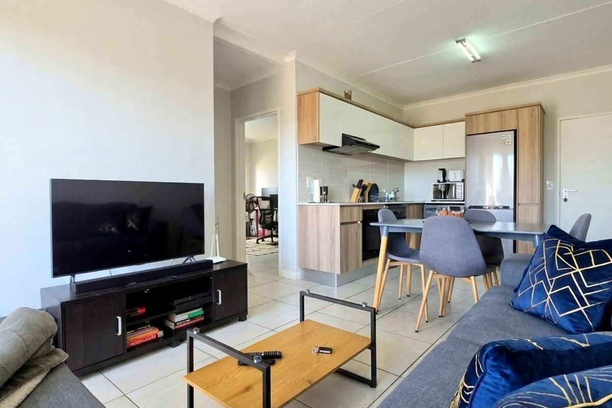 2 Bedroom Apartment For Sale in The Blyde - Photo 4