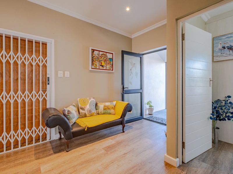Architectural Gem in Secure Mooizicht Gardens Estate, Sandbaai, Hermanus - Photo 6