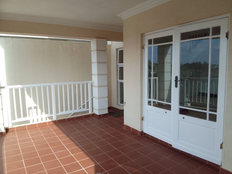 To let, Upmarket 3 bedroom apartment in Ilala Ridge - Photo 3