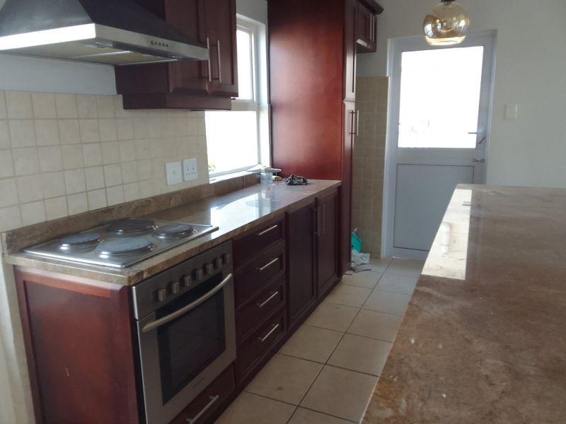 To let, Upmarket 3 bedroom apartment in Ilala Ridge - Photo 6