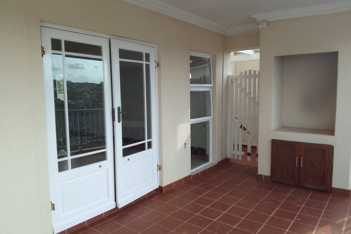 To let, Upmarket 3 bedroom apartment in Ilala Ridge - Photo 2