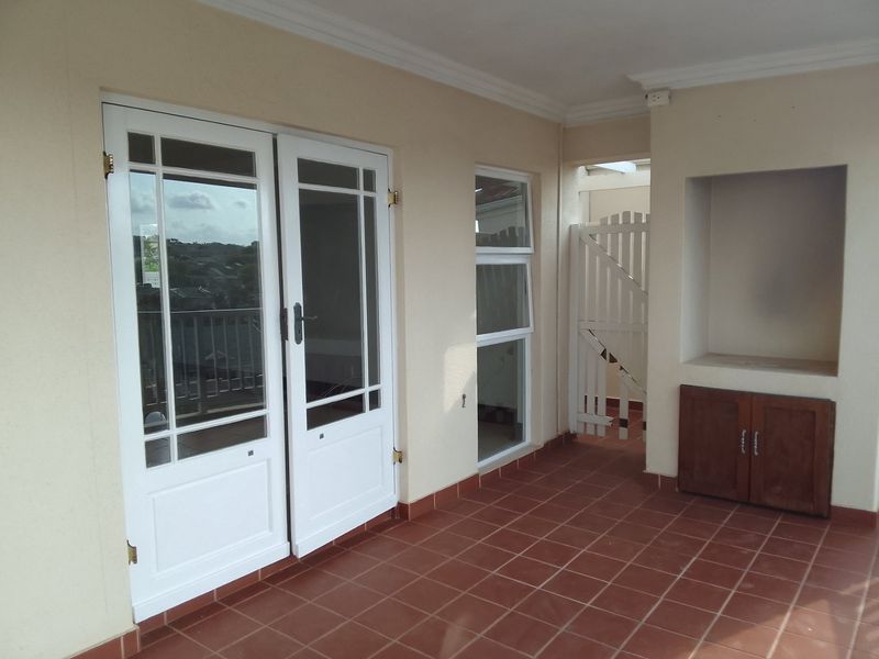 To let, Upmarket 3 bedroom apartment in Ilala Ridge - Photo 2