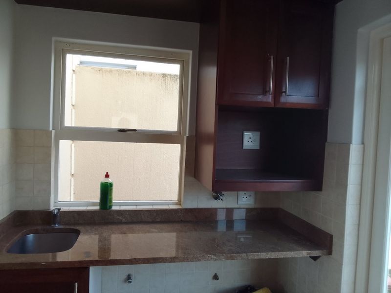 To let, Upmarket 3 bedroom apartment in Ilala Ridge - Photo 8