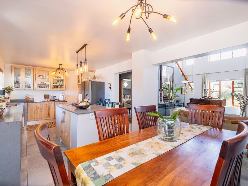 SPACIOUS FAMILY LIVING IN KING GEORGE PARK - Photo 9