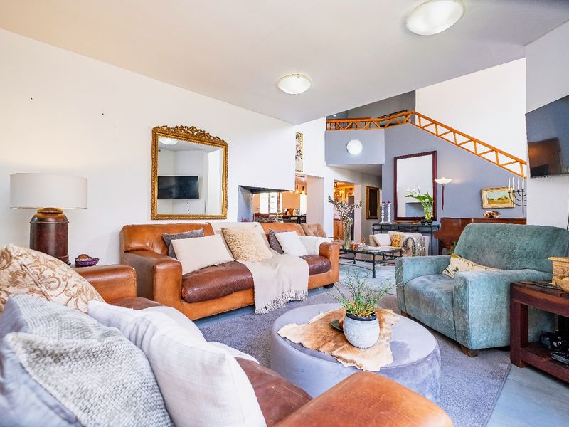 SPACIOUS FAMILY LIVING IN KING GEORGE PARK - Photo 6