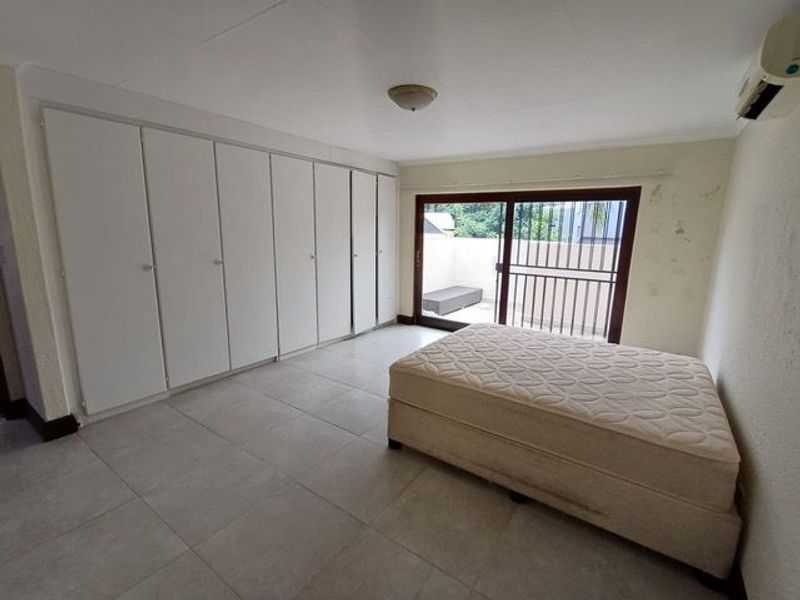 Large 3 bedroom 2 bathroom Family Home - Photo 9