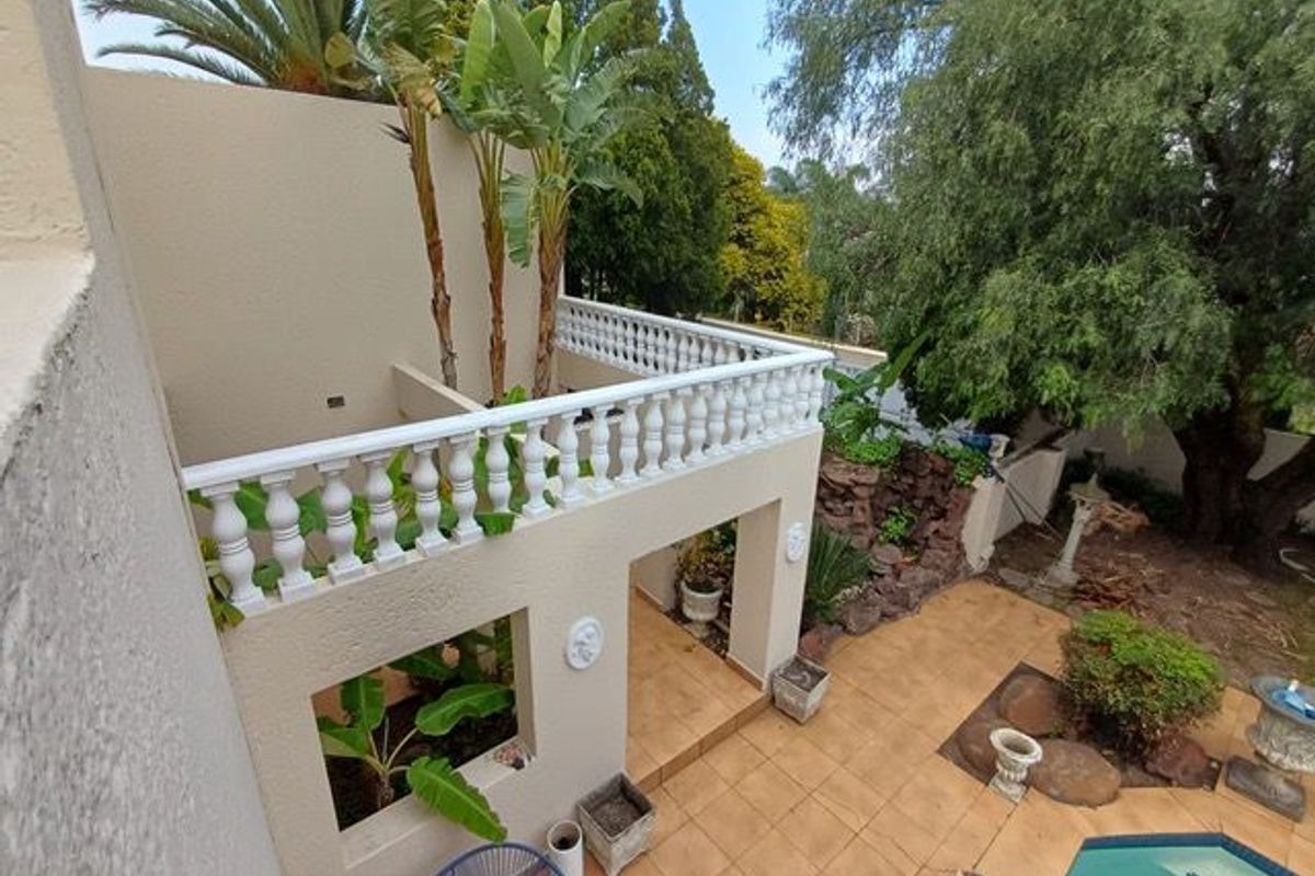 Large 3 bedroom 2 bathroom Family Home - Photo 5