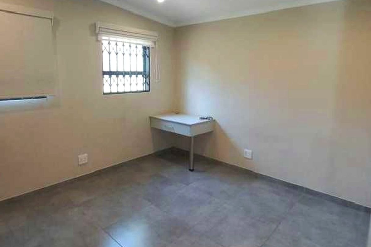 REAL ESTATE SERVICES WELCOMES YOU TO JANINE'S NEW RENTAL LISTING  - Photo 3