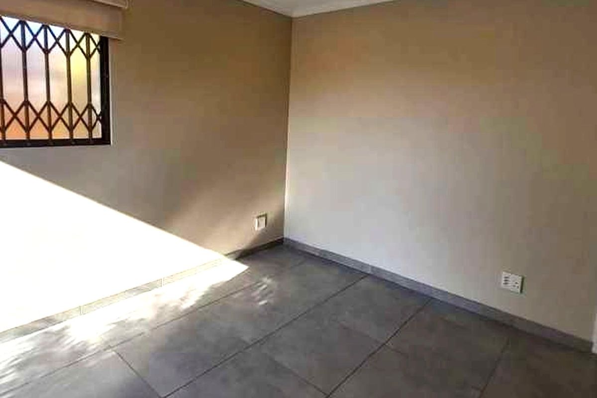 REAL ESTATE SERVICES WELCOMES YOU TO JANINE'S NEW RENTAL LISTING  - Photo 5