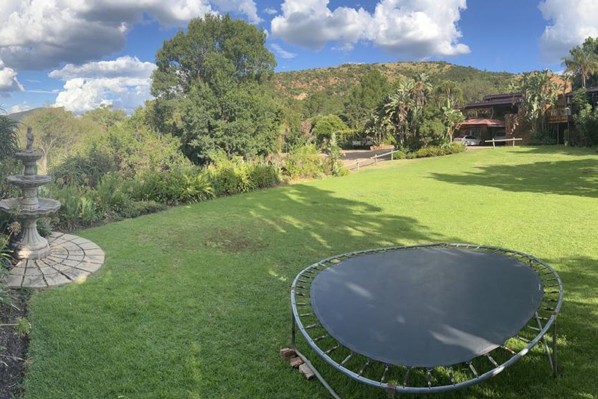 Idyllic Equestrian Estate with Unlimited Potential – Zandfontein, Hartbeespoort - Photo 2