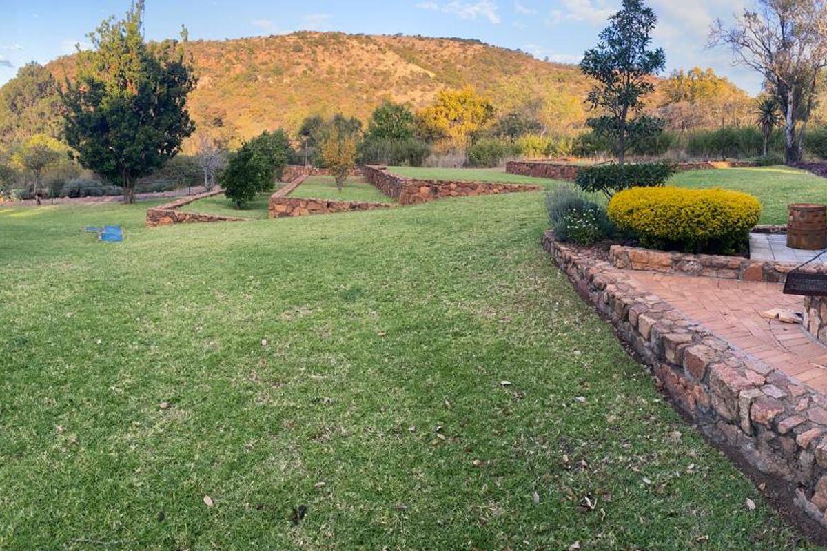 Idyllic Equestrian Estate with Unlimited Potential – Zandfontein, Hartbeespoort - Photo 4