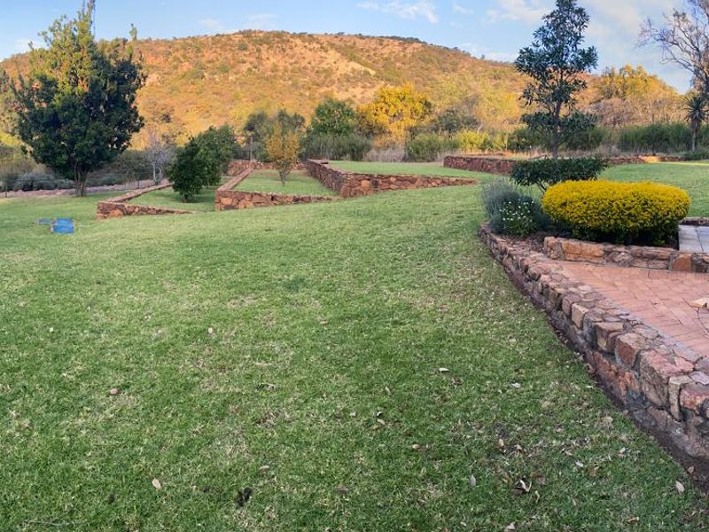 Idyllic Equestrian Estate with Unlimited Potential – Zandfontein, Hartbeespoort - Photo 4