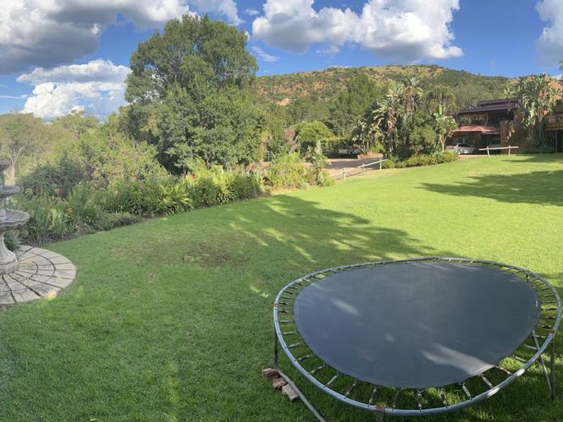 Idyllic Equestrian Estate with Unlimited Potential – Zandfontein, Hartbeespoort - Photo 2