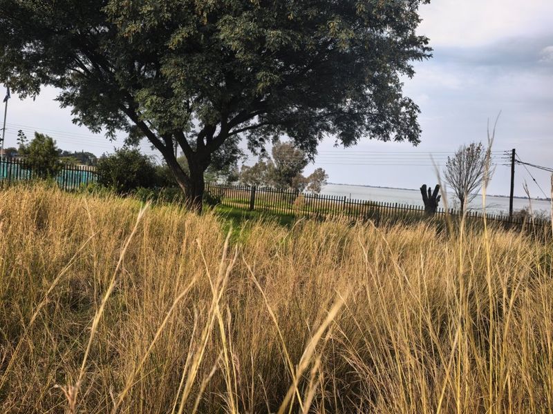 Prime Corner Stand with Uninterrupted Vaal Dam Views - Photo 3
