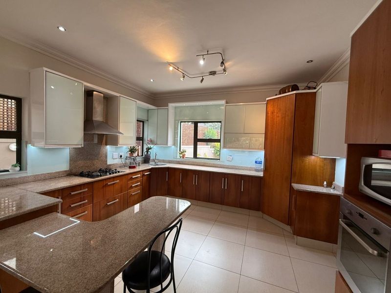 To let in Izinga, 3 bedroom pet friendly townhouse with pool. - Photo 5
