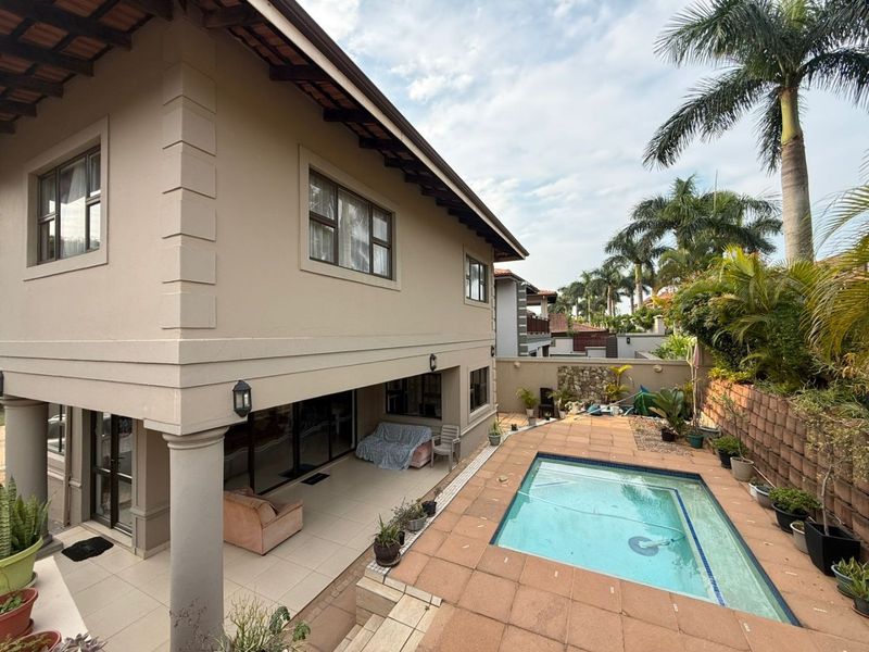 To let in Izinga, 3 bedroom pet friendly townhouse with pool. - Photo 1