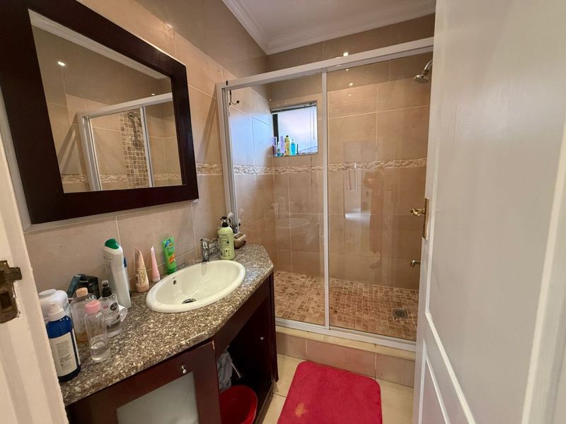 To let in Izinga, 3 bedroom pet friendly townhouse with pool. - Photo 9