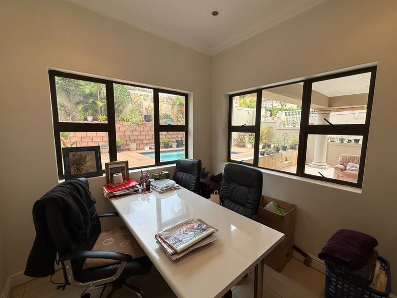 To let in Izinga, 3 bedroom pet friendly townhouse with pool. - Photo 6