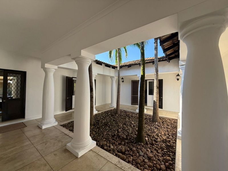 To let in Umhlanga, 4 bedroom pet friendly house with pool. - Photo 2